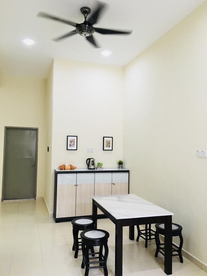 Louie Homestay Mersing Exterior foto