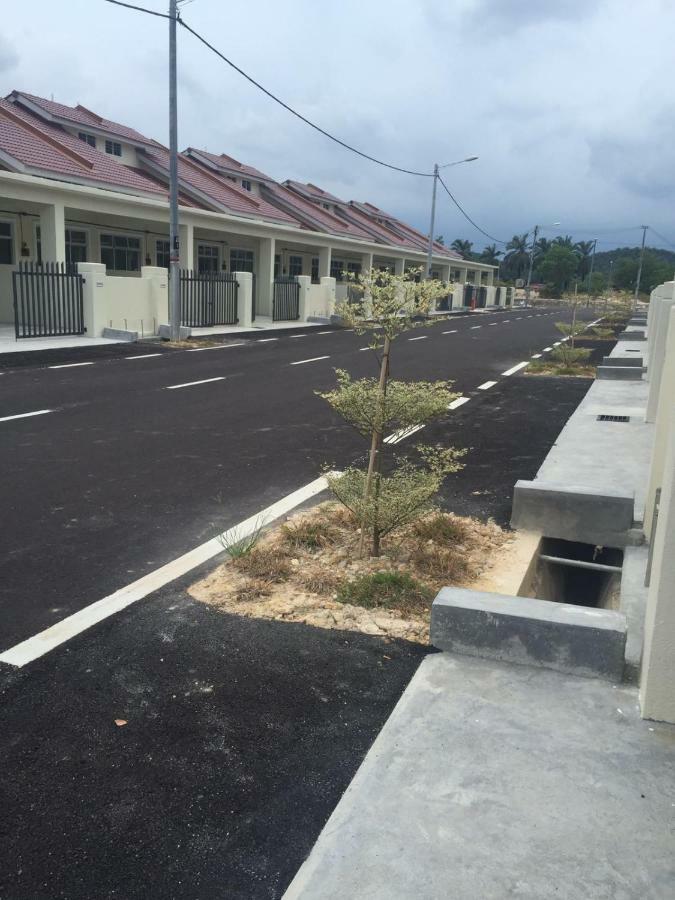 Louie Homestay Mersing Exterior foto